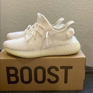 CREAM YEEZY SIZE 8.5